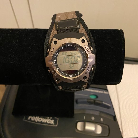 Sharp Digital Watch - Picture 4 of 6